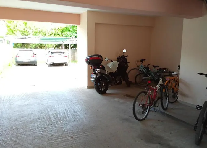 Olga& Jimmy's * Faraí